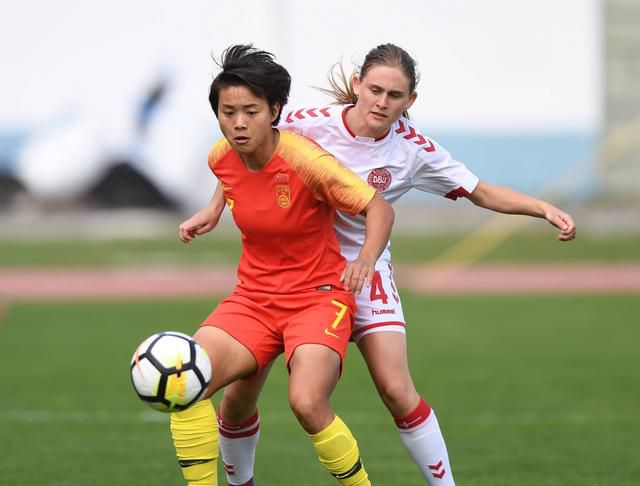 曼城4-0弗鲁米嫩塞首夺世俱杯北京时间12月23日凌晨2时，世俱杯决赛，曼城对阵弗鲁米嫩塞。